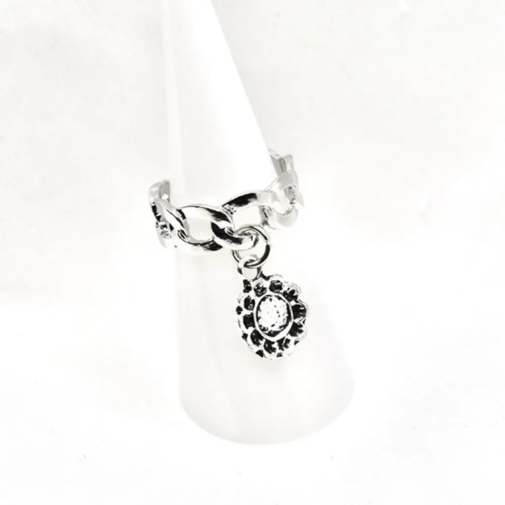 Flower Charm Chain Ring Silver - Image 3