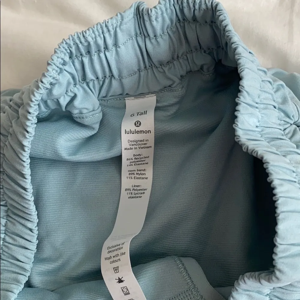 Lululemon  Hotty Hot shorts - Image 5