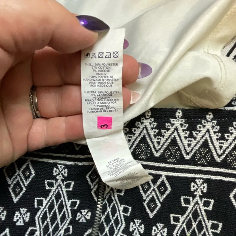 Atmosphere Black and White Geometric Mini Skirt - Image 7