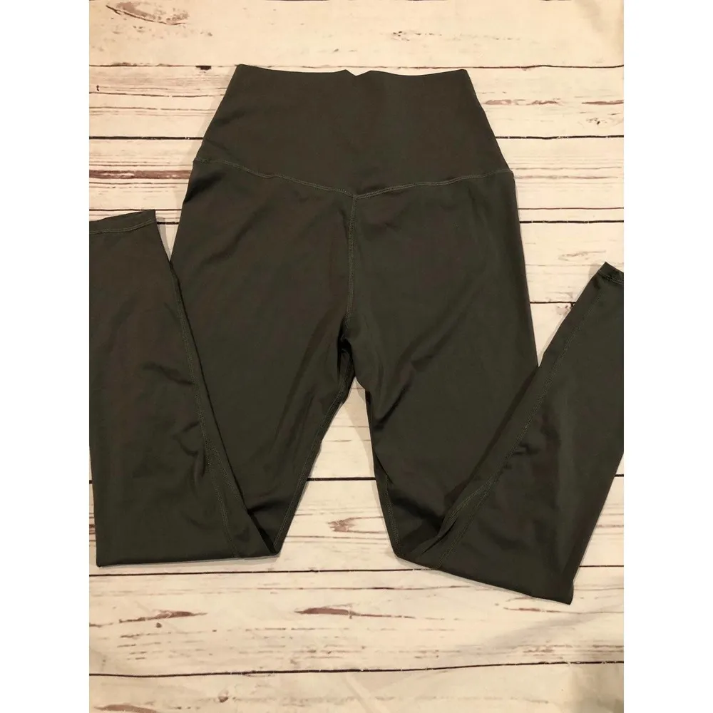 PrettyLittleThings Army Green athletic Cropped Leggings Loungewear Size 6 - Image 98