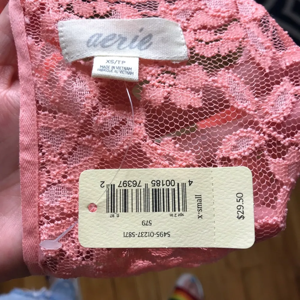 NWT Aerie Lace Light Pink Lacy boxy Aerie top XS new with tags layering - Image 3