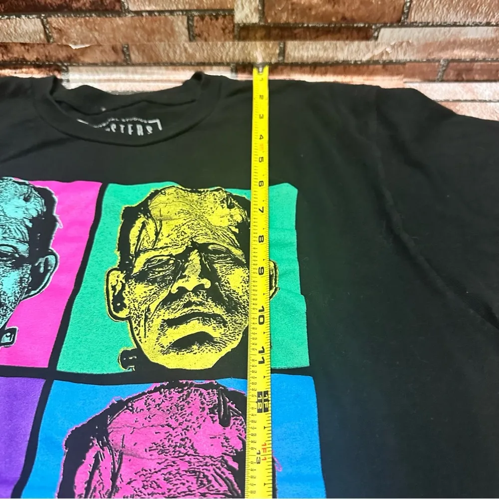 Universal Studios women’s Black Graphic T - Image 10