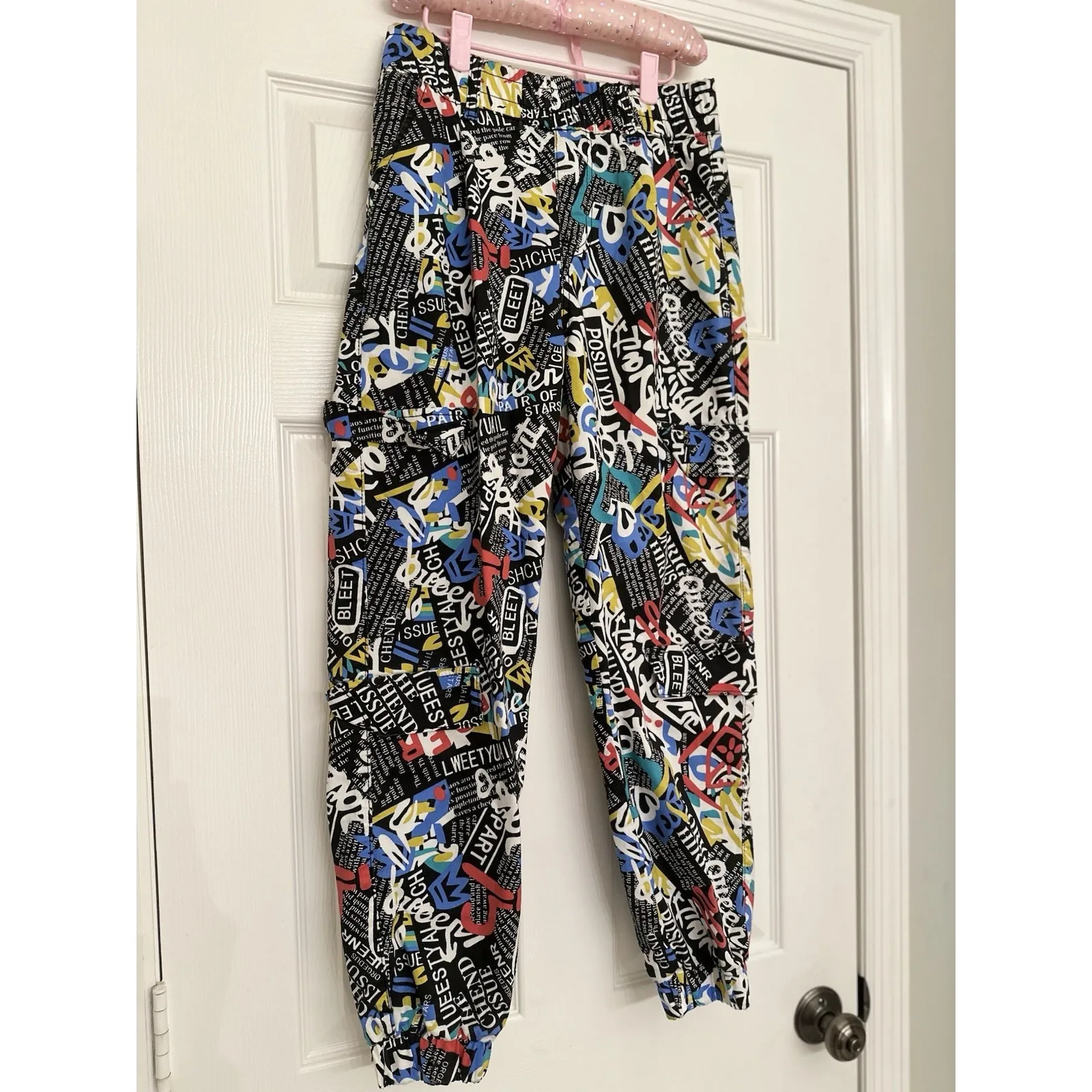 VIP Jeans Graffiti Streetwear Print Cargo Jogger Pants Size 90s Juniors Sz 7/28 - Image 3