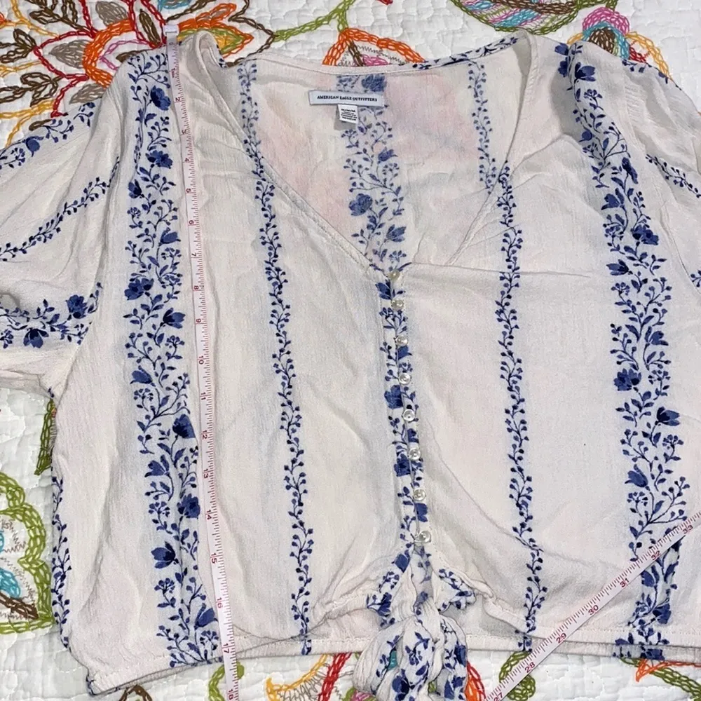 American Eagle medium crop top tie front blouse - Image 5