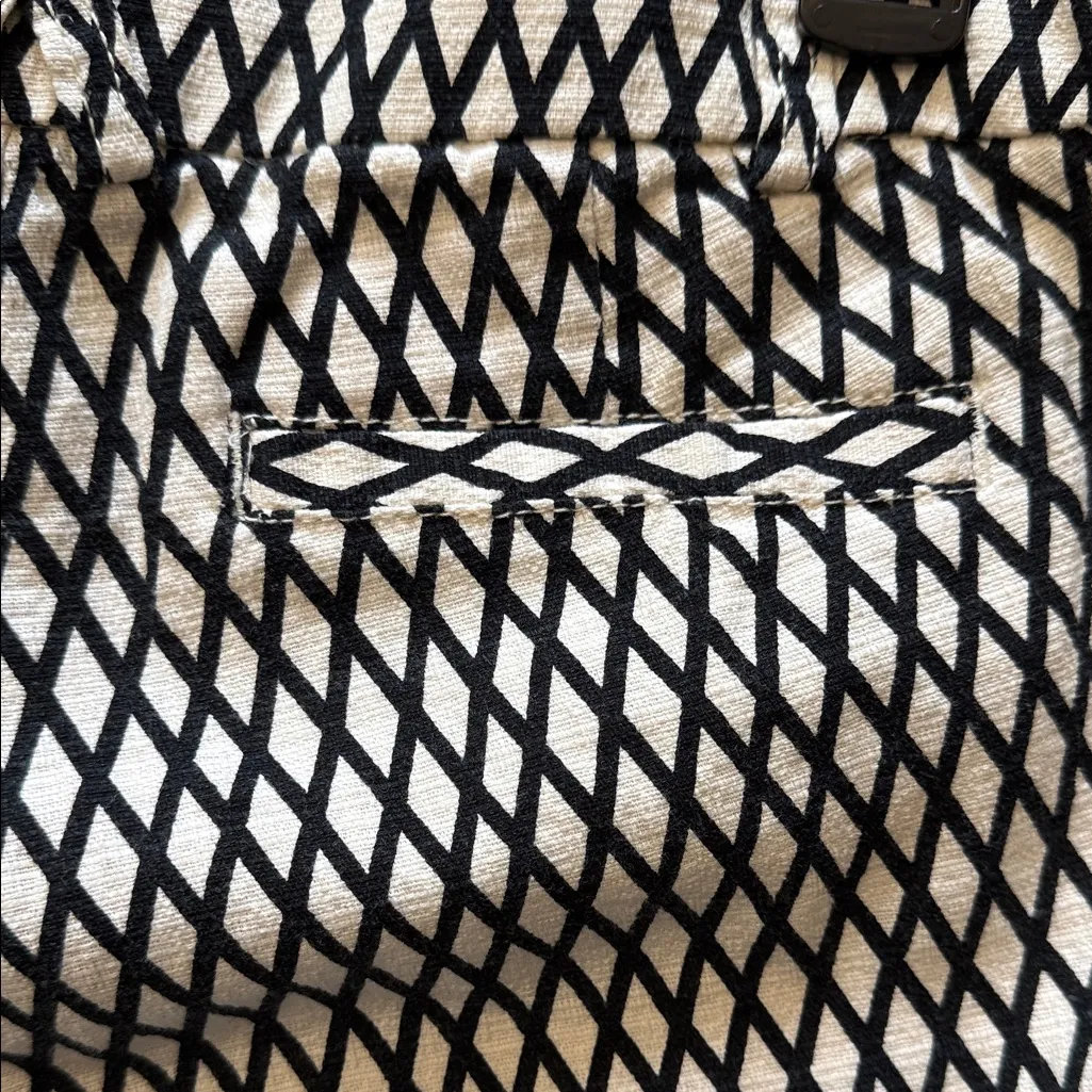 Anthro CARTONNIER Charlie Ankle Pants Black & White Diamond Print Size 4 - Image 7