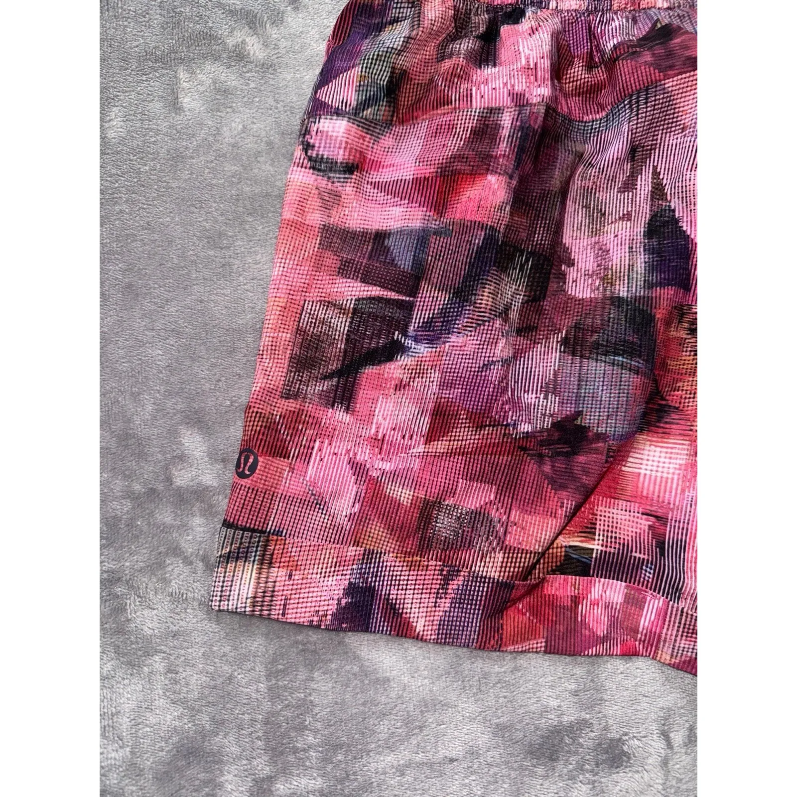 LULULEMON Spring Break Away Breakaway‎ Shorts II  Size 4 - Image 5