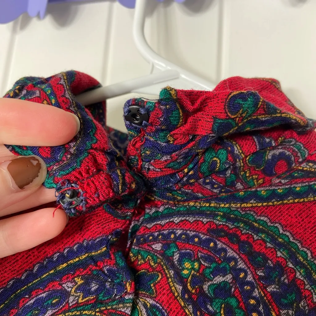 EUC women’s red blue multicolor paisley print soft stretch turtleneck shirt top - Image 5