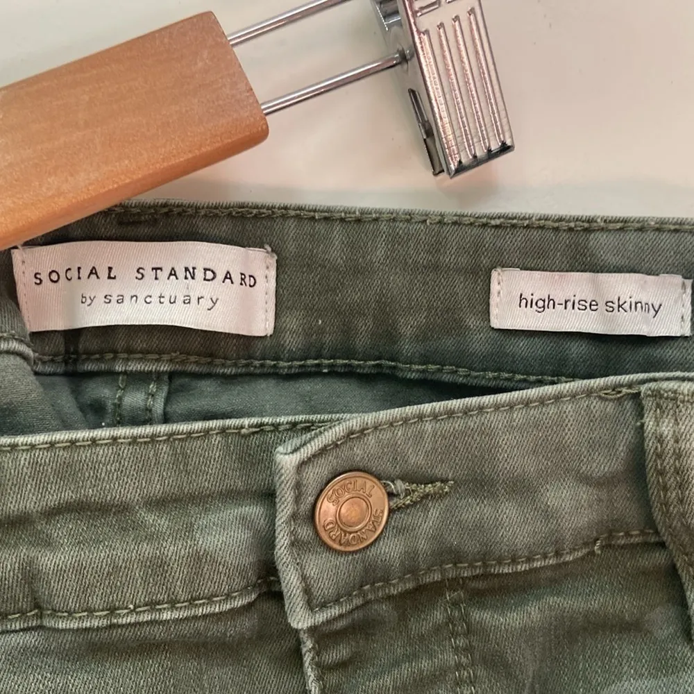 Social standards by Sanctuary size 10 green Camo pants 49 - Image 7