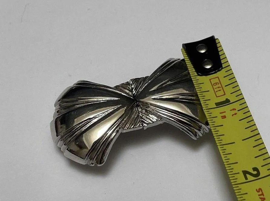 Women’s Textured Silver Tone Metal Belt Buckle Set - Image 4