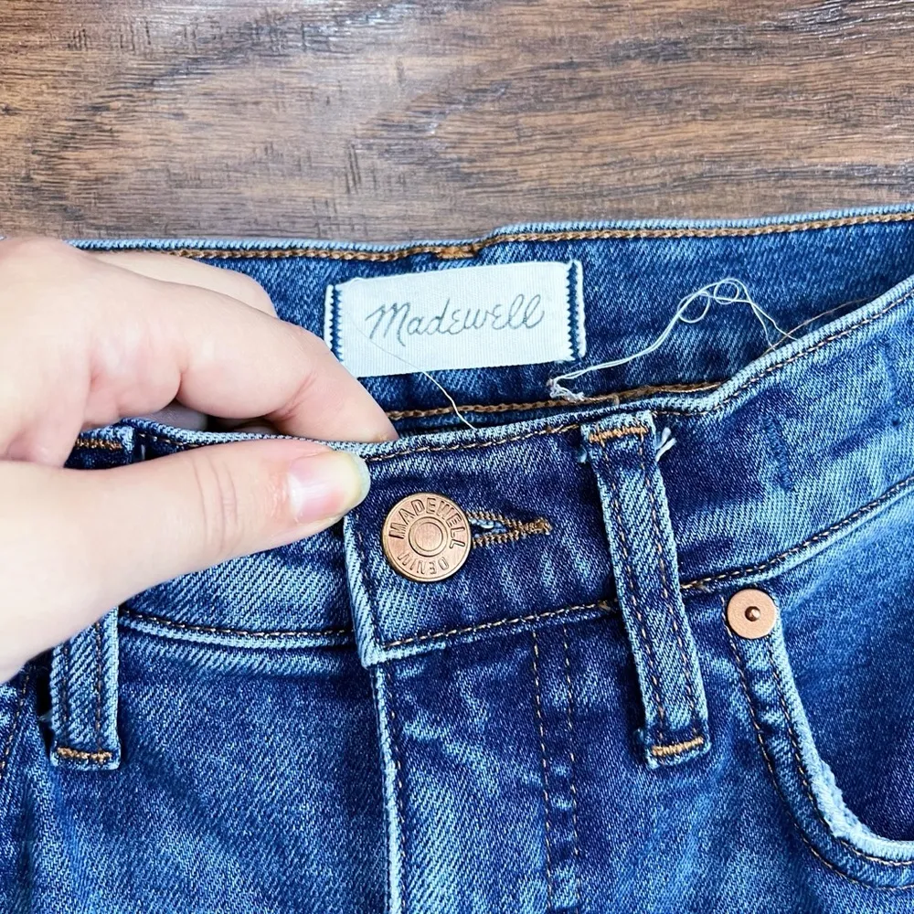 Madewell • FLAWED Kick Out Crop Jeans in Brinton Wash: Raw Hem Edition flare - Image 4