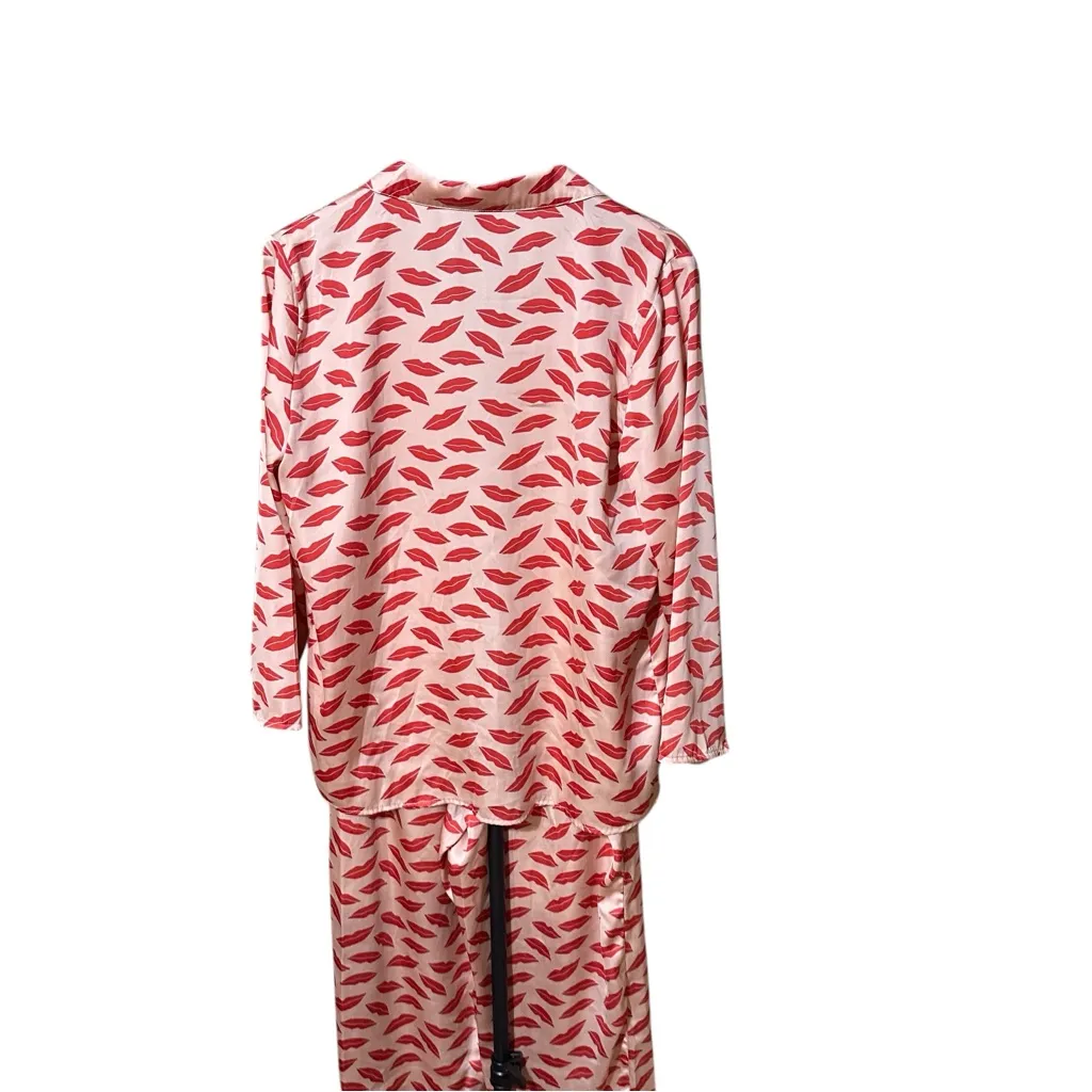 Ann Taylor 2 Piece Long Sleeve Pajama Set with Red Lips Size Medium - Image 5
