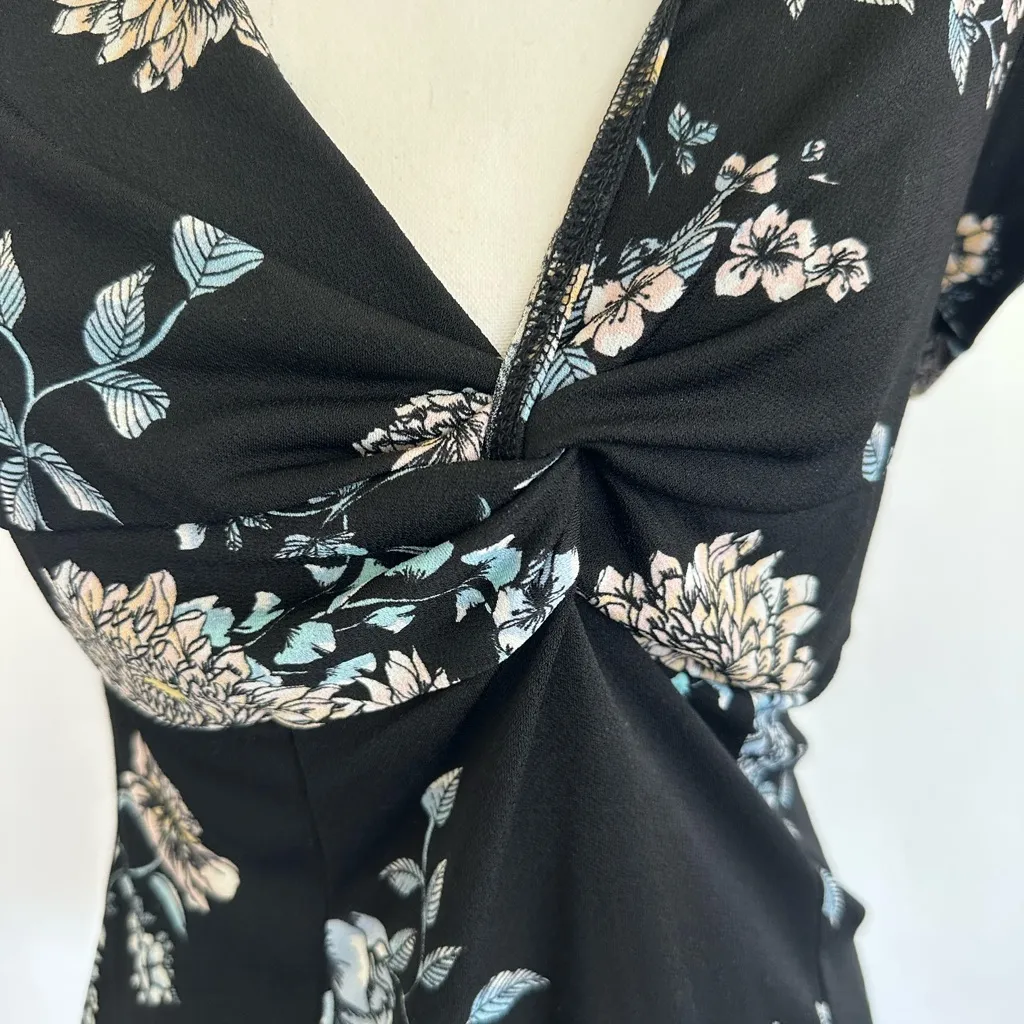 Candie's Black Wrap Blouse with V-Neck and Short Sleeves - Image 3