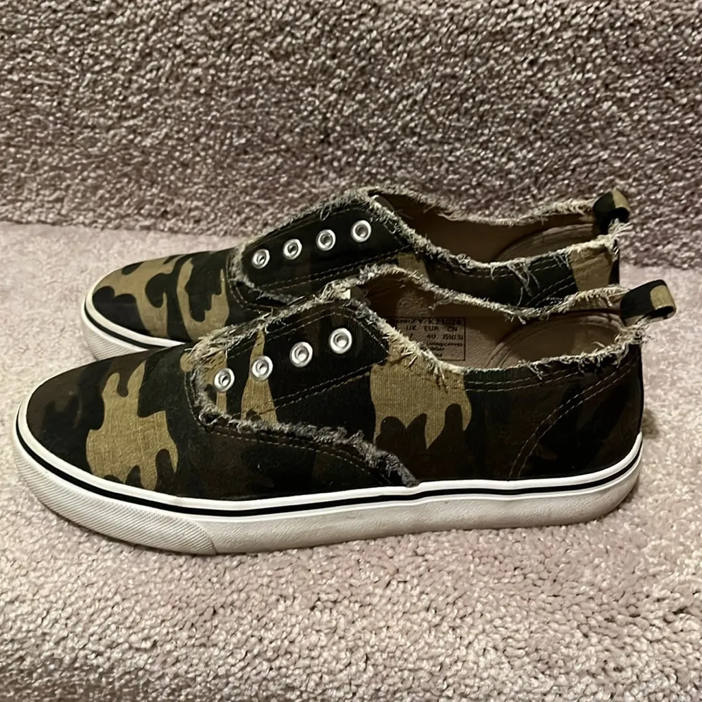 Camouflage Sneakers size 9 Green - Image 3