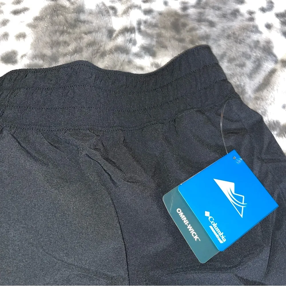 Columbia Activewear Montrail  Shorts - Image 3