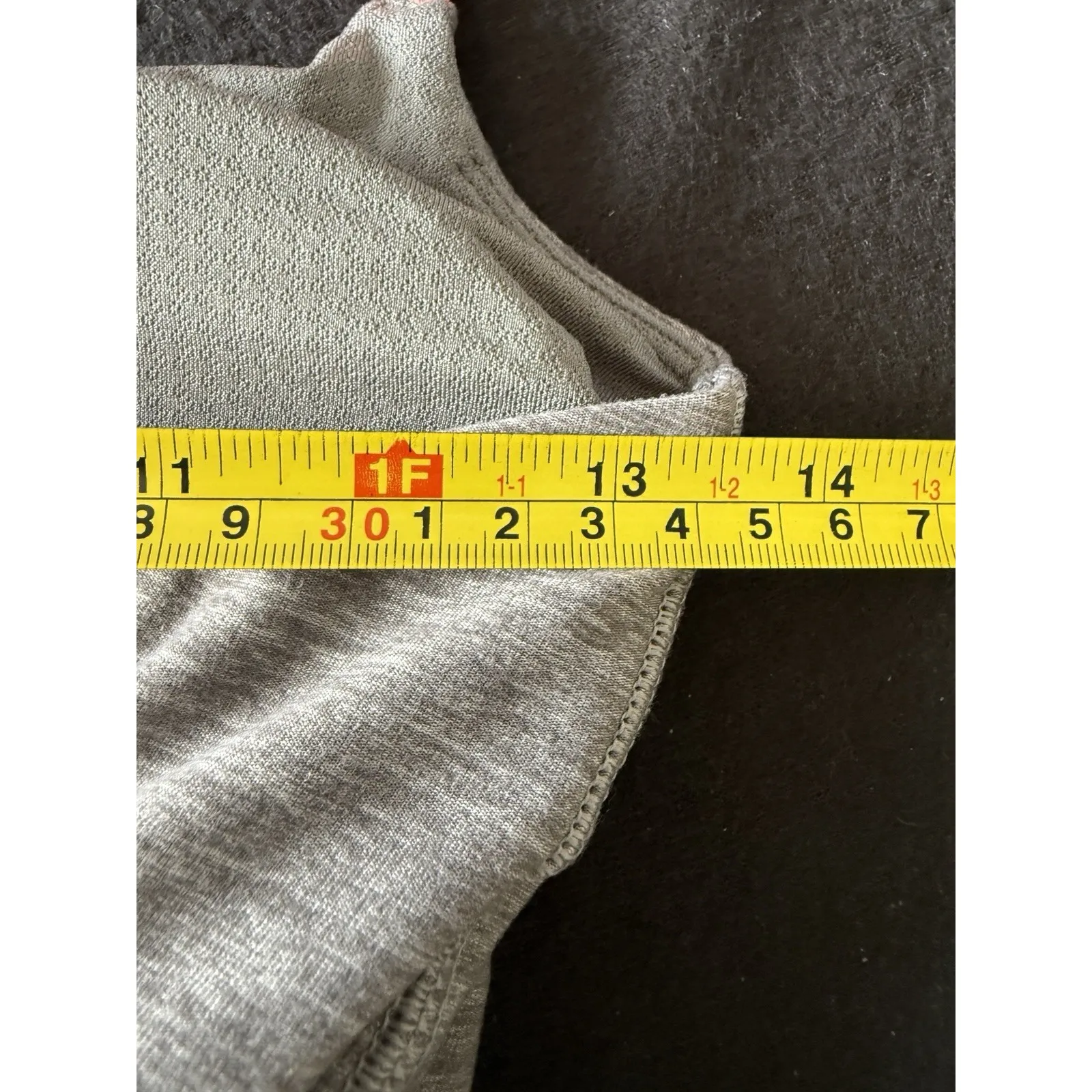 Lululemon Activewear Tank Top Womens 6 Built in Sports‎ Bra Cross Strap Gray - Image 6