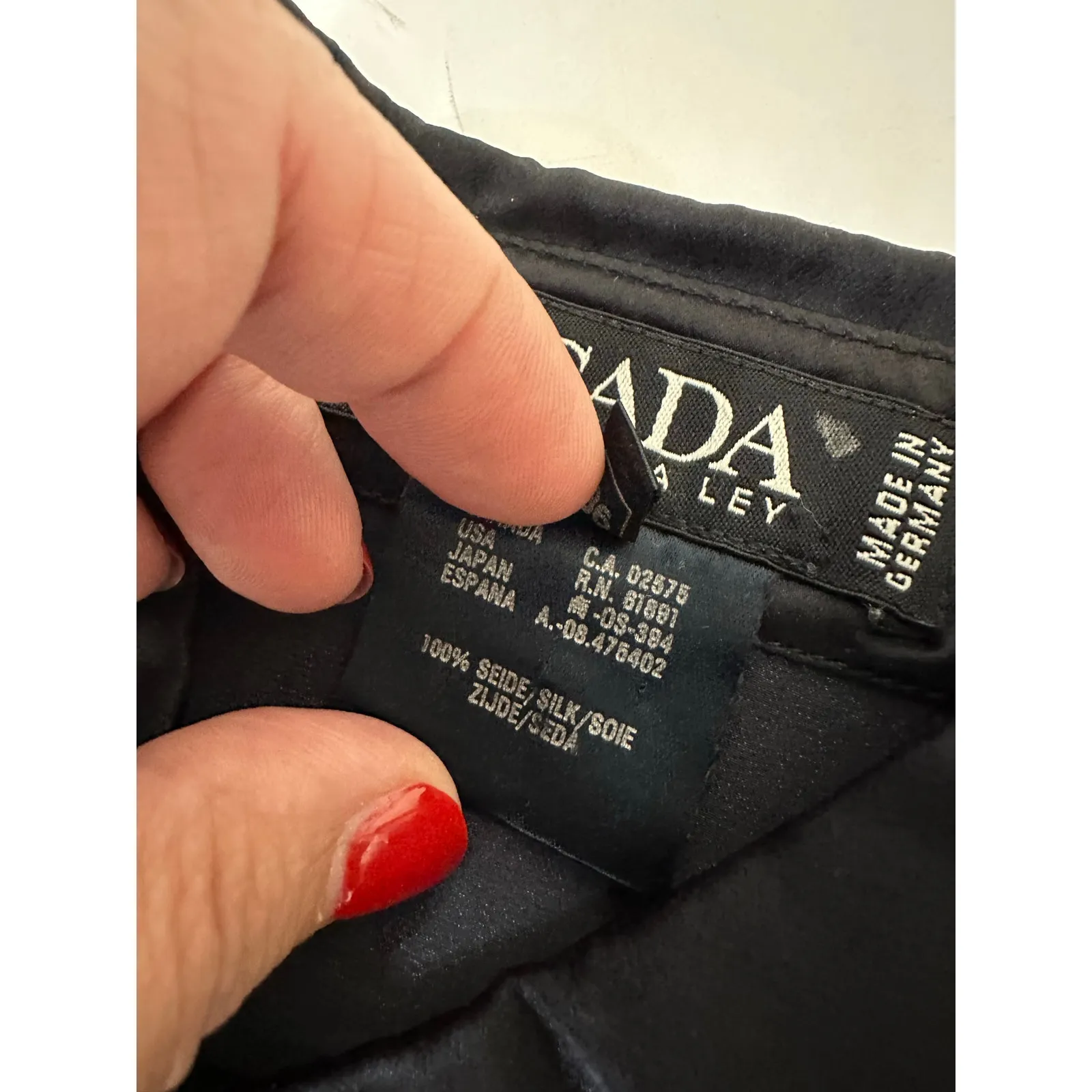 ESCADA Blouse 100% Silk Cream & Black Sport Print Button Up Long Sleeve - Image 8