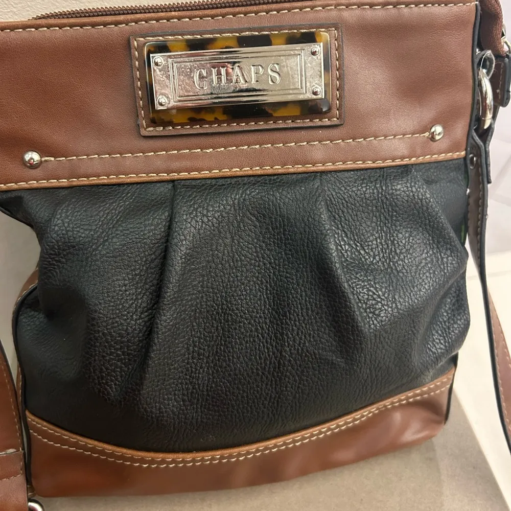 Purse Chaps Two-Tone Crossbody Bag great condition well made - Image 7