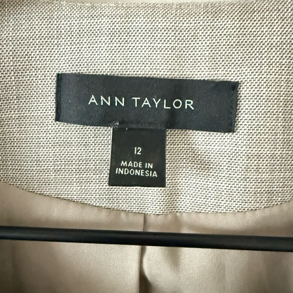Ann Taylor Collarless Blazer with Hidden Button in Crosshatch Beige Size 12 - Image 6
