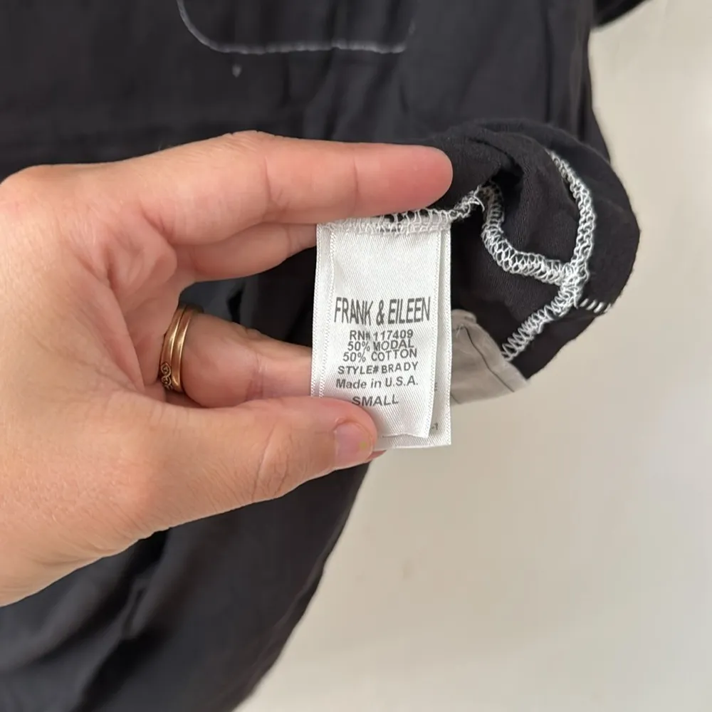 Frank & Eileen Soft Gray Black White Stitched Brady T Shirt XS - Image 5