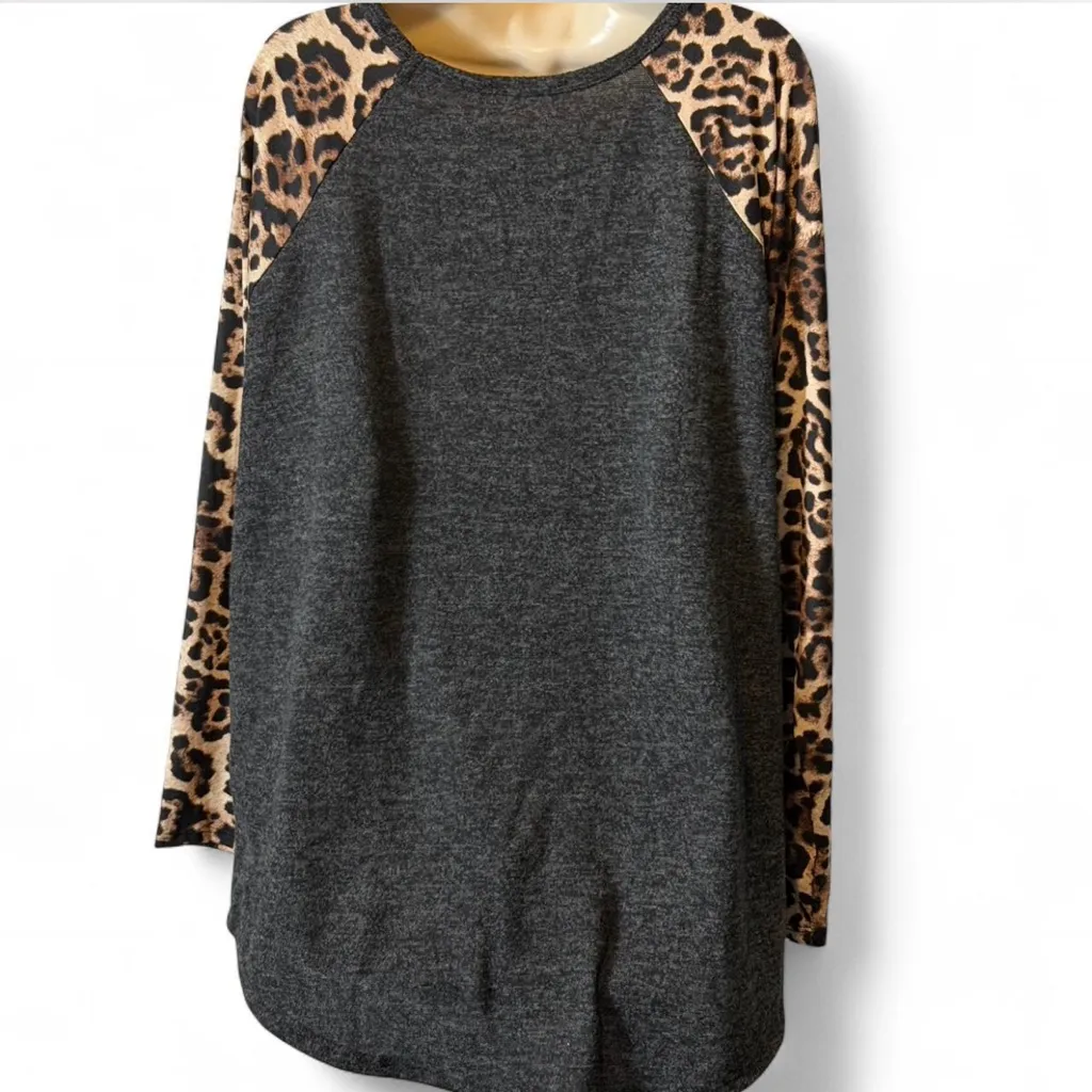 Leopard‎ Sleeve Raglan Top Gray Size XL - Image 3