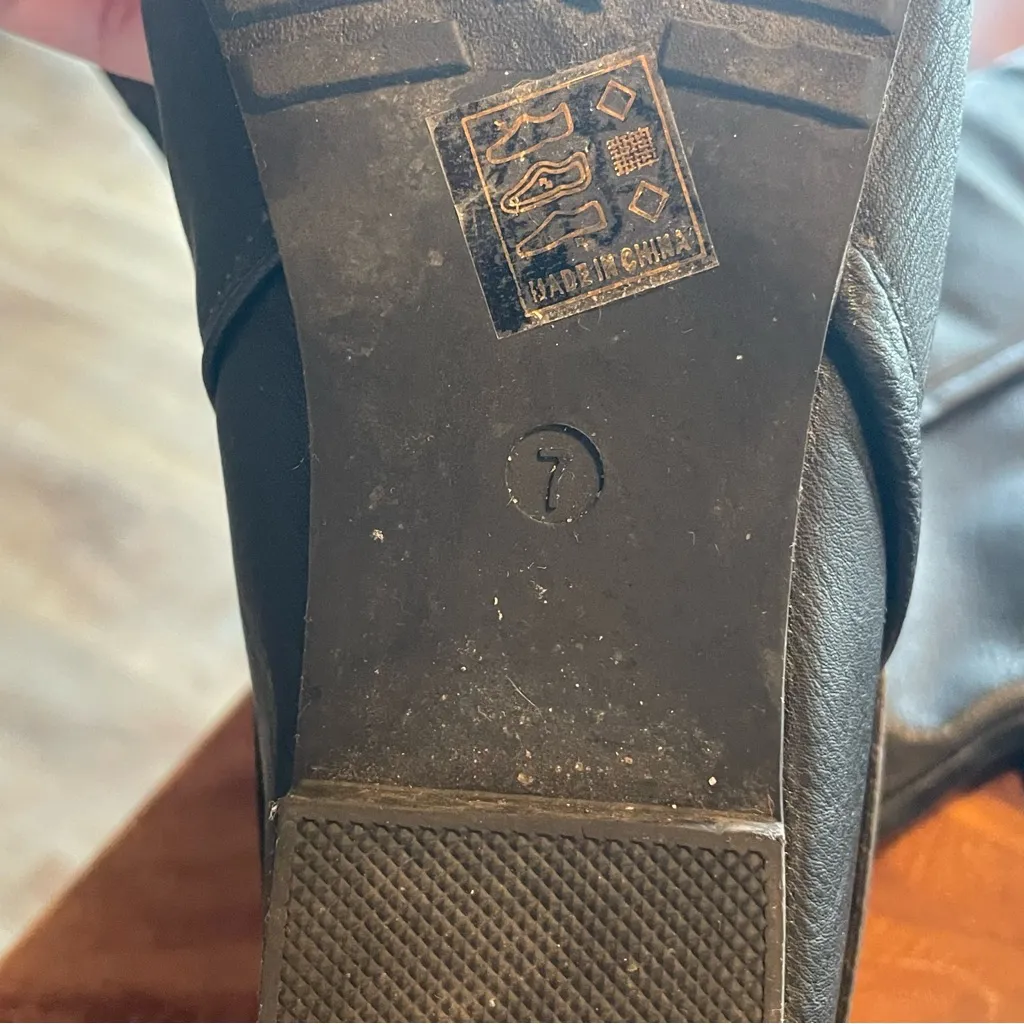 Black Knee-High Women's Boots - Image 5