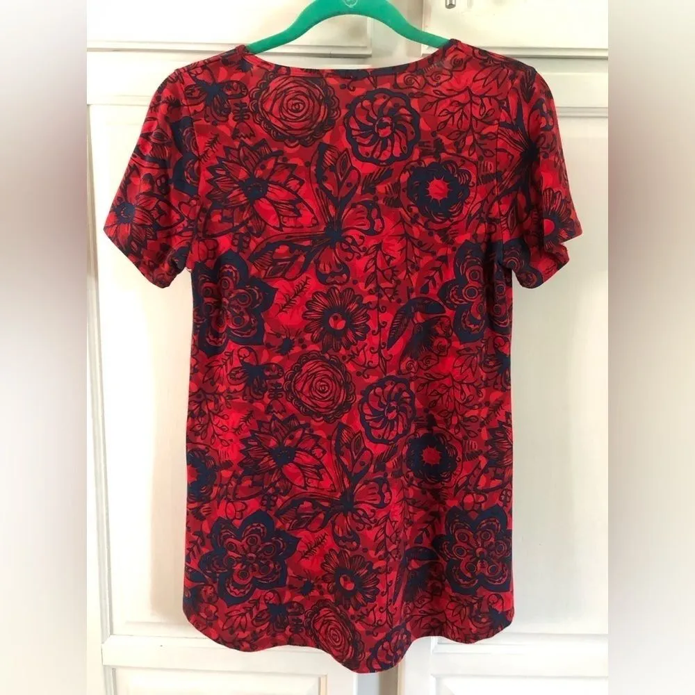 LULAROE XS Classic Tee Shirt ~BEAUTIFUL red with blue floral​ - Image 3