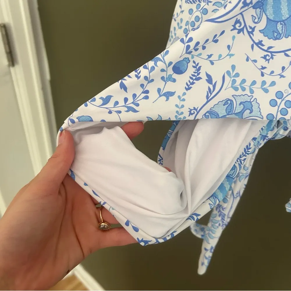 Toluca Isabella Riviera White Blue Floral One Piece Ruffle Swimsuit size m - Image 5