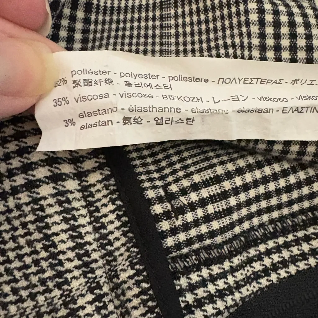 Zara Basic Collection Womens Ruffle Shorts Black/White Print‎ Size Medium - Image 7