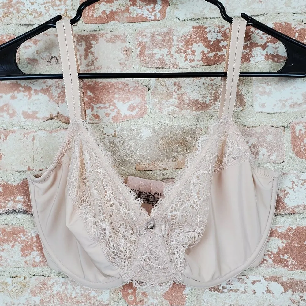 NWOT Bali 32DDD Bra - Image 3