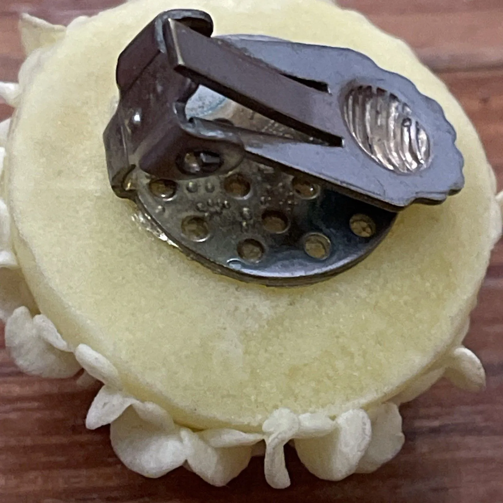 Vintage Pale Yellow Flower Clip Earrings Plastic 1950-1960s - Image 6