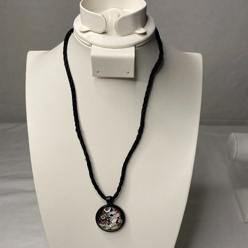 Sugar Skull Pendant, Day of the Dead, Black Cord Necklace, Gothic, 16 in‎ - Image 2