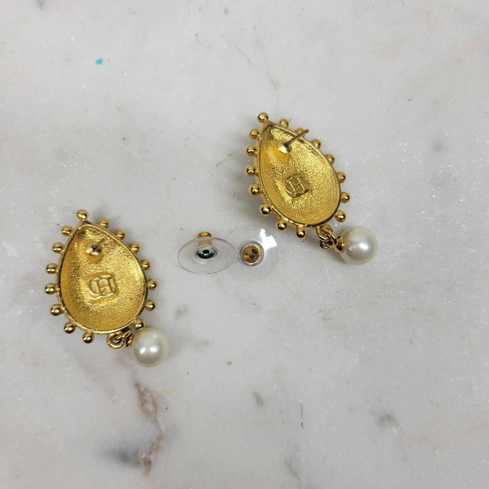 Carolina Herrera Pearl Teardrop Pierced Earrings Women Gold Tone Faux Pearl - Image 2