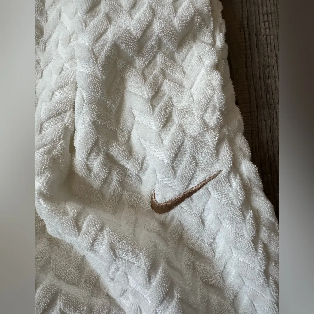 Nike  Women’s Everyday Modern High Rise Joggers- Sail/Hemp- Size Medium - Image 5