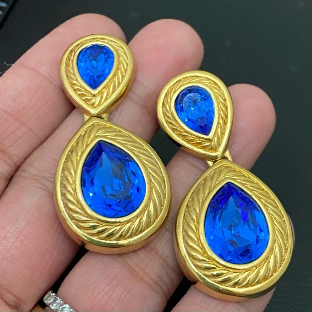 Vintage 90s SWAROVSKI Swan Signed Royal Blue Teardrop Crystal Drop Earrings 22g - Image 13