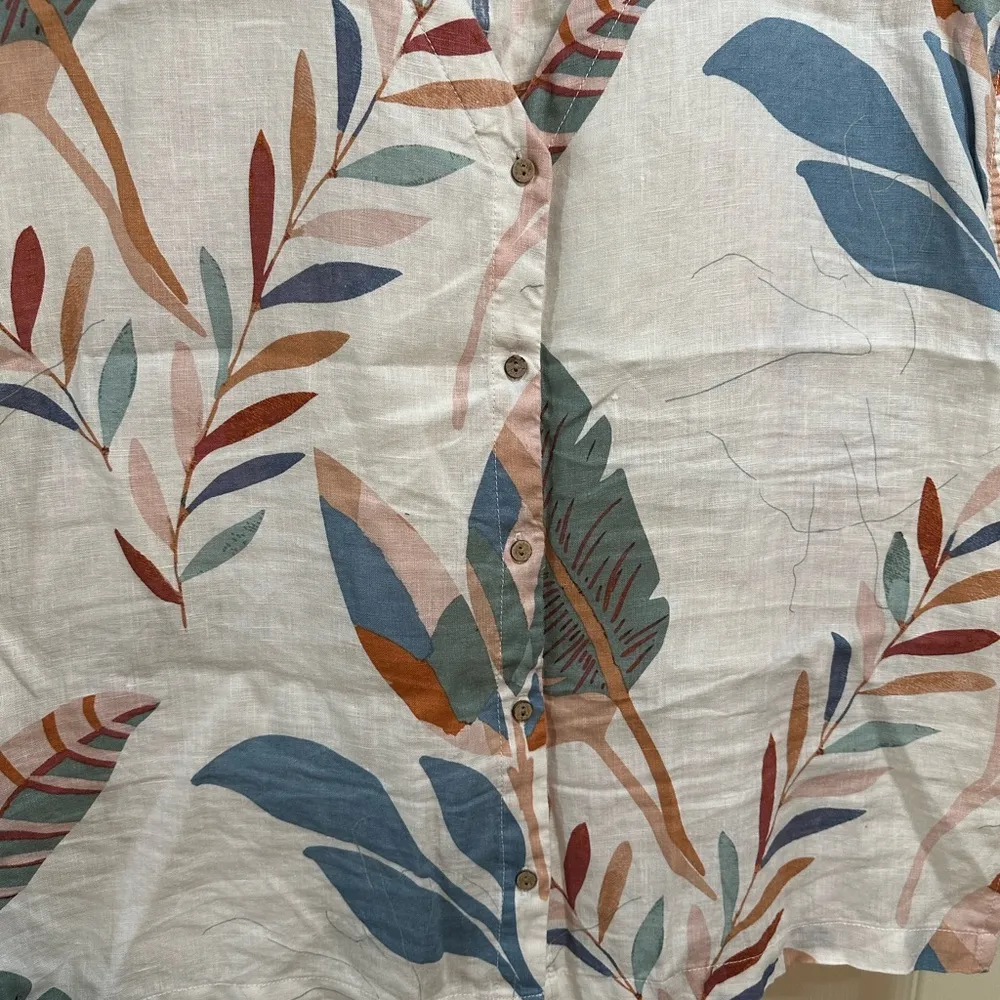 Women’s Cynthia Rowley 100% linen blouse short sleeve button back floral size L - Image 5