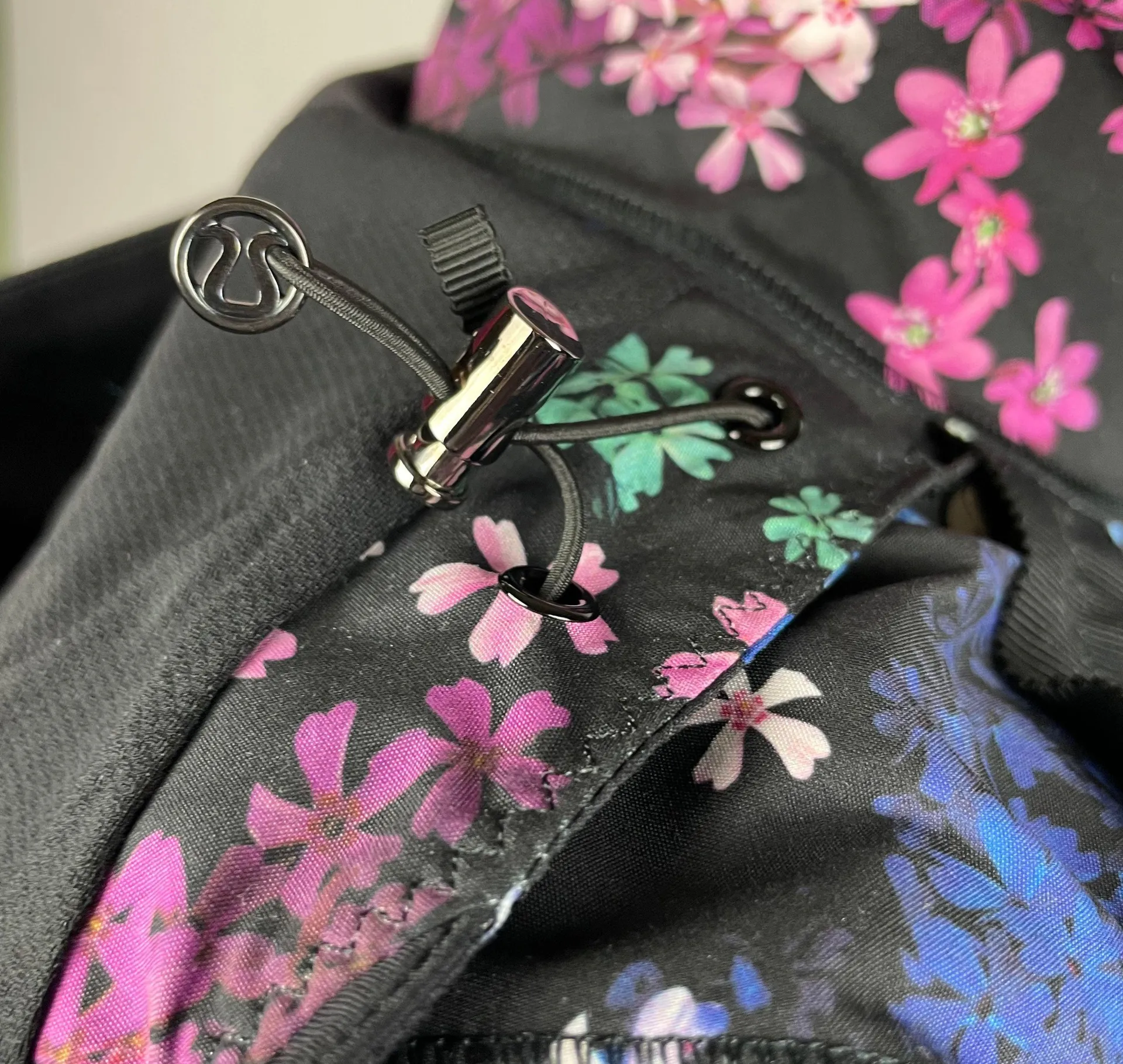 Run Bandit Jacket Petal Pop Multi Black Running Athletic Activewear - Image 8