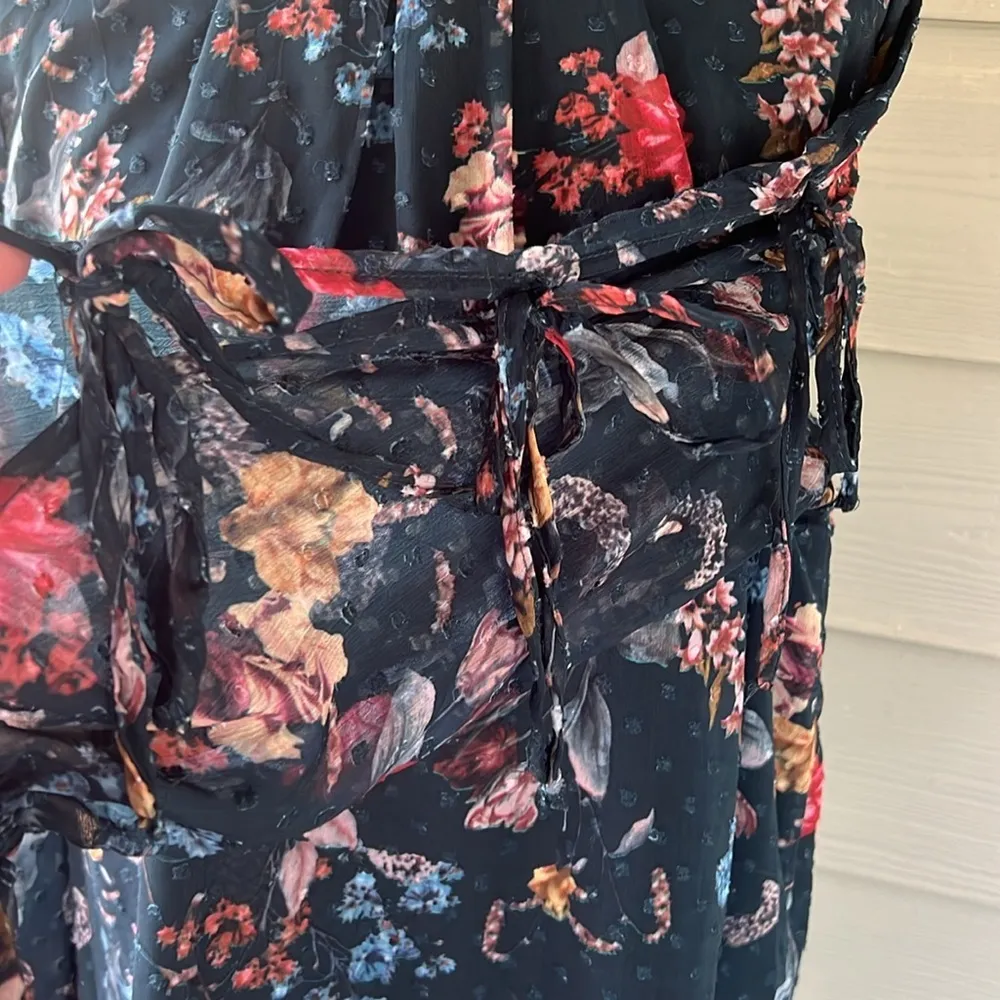 Kensie Jeans Textured Bell Sleeve Floral Blouse - Image 6