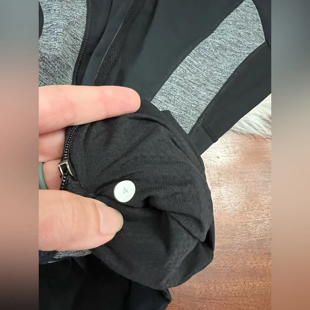 Lululemon Run For Your Life Cross-Train Pullover Hoodie Black Size 4 - Image 4