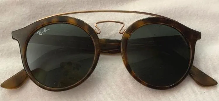 Ray-Ban Circle Ray Bans  - Image 2