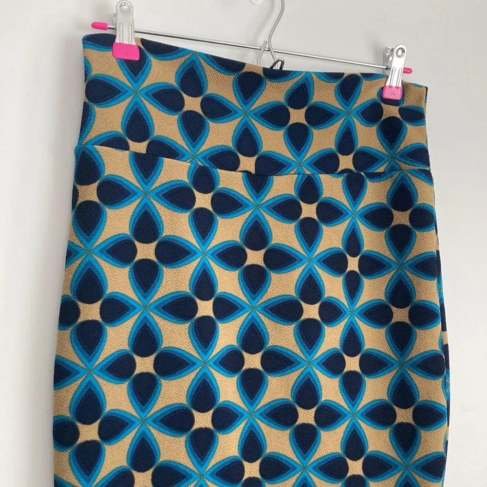 Lularoe |Cassie Skirt sz Small - Image 2