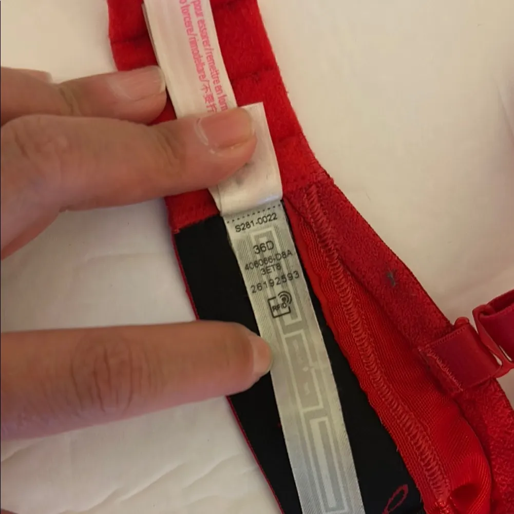 VS PINK everywhere wear T-shirt bra in red and black size 36D - Image 16