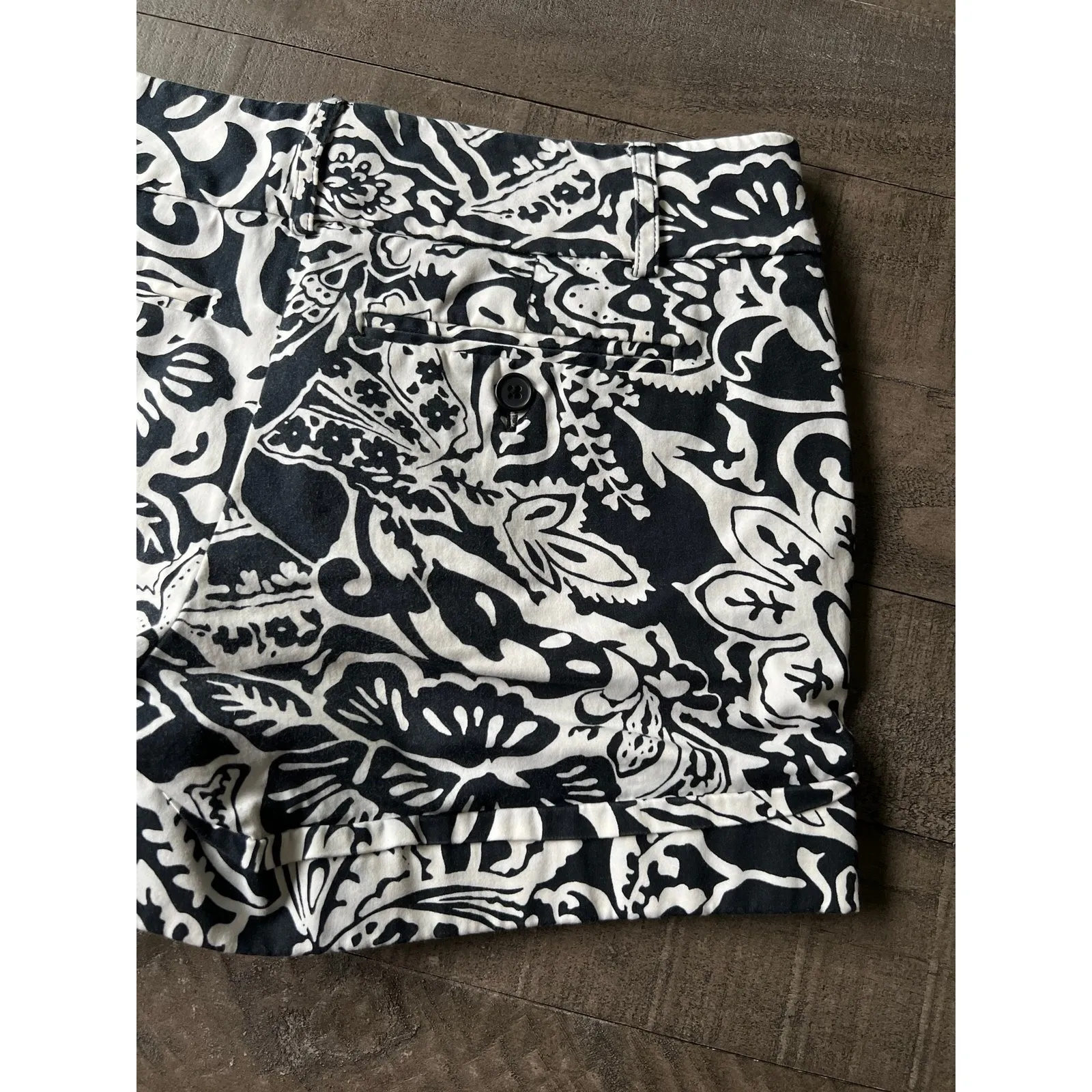 New York & Company‎ Women's Black White Paisley Design Cotton Shorts size 4 - Image 9