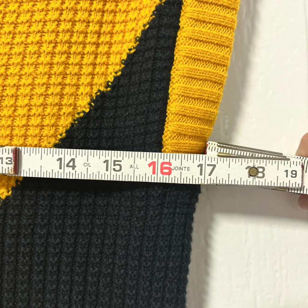 Victor Glemaud x Target v neck sweater vest Size XS Yellow - Image 7