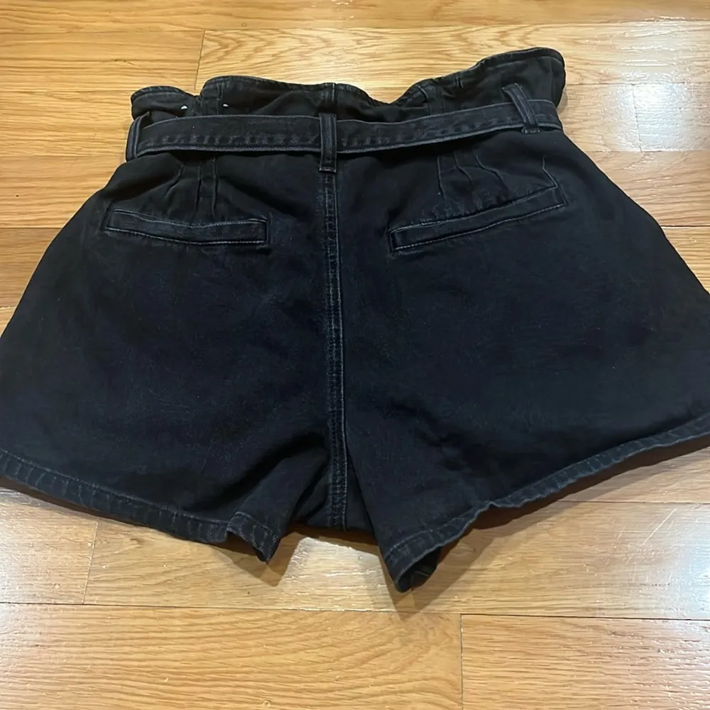 American Eagle outfitters button fly with belt mom Jean shorts size 12 . - Image 8