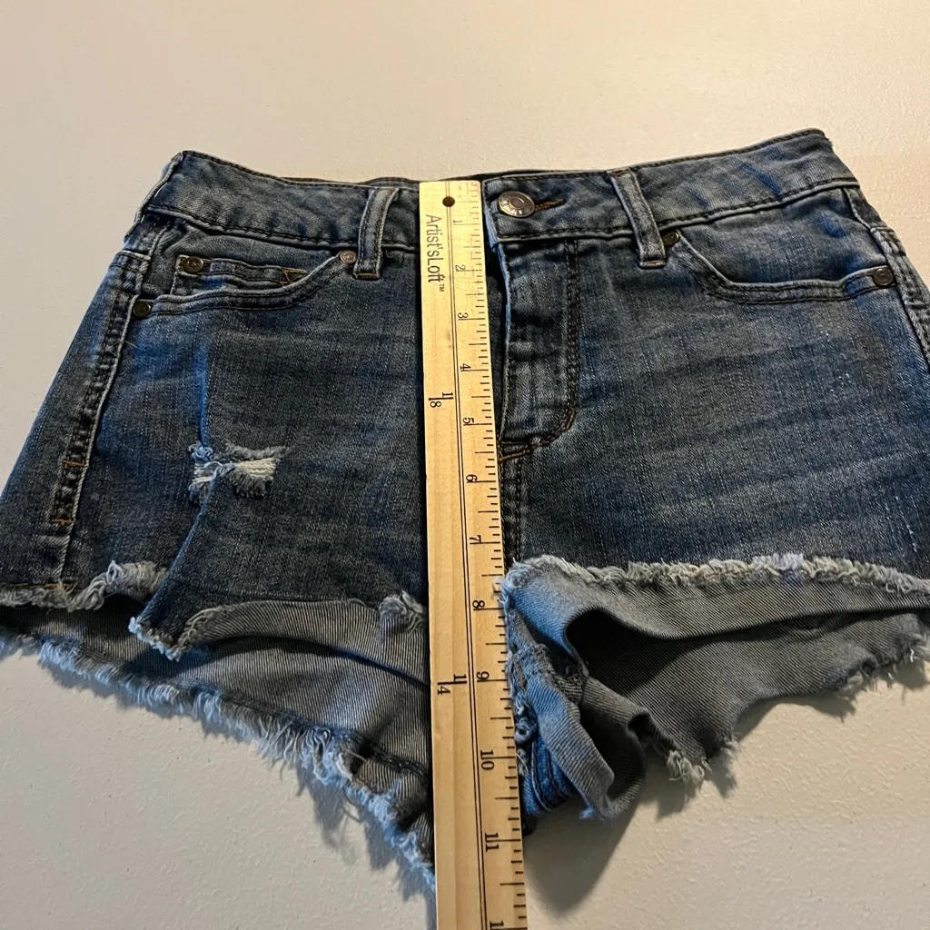 Celebrity Pink Stretch Medium Wash Denim Distressed‎ Women Cutoff Shorts Size 2 - Image 11