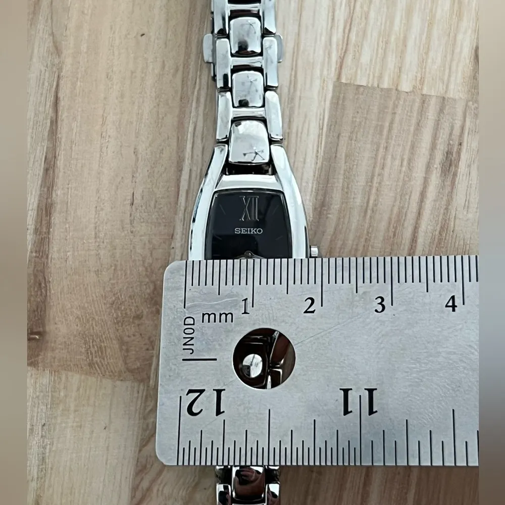 Seiko Solar Ladies Watch Stainless Bracelet Rectangular Black Dial - Image 11