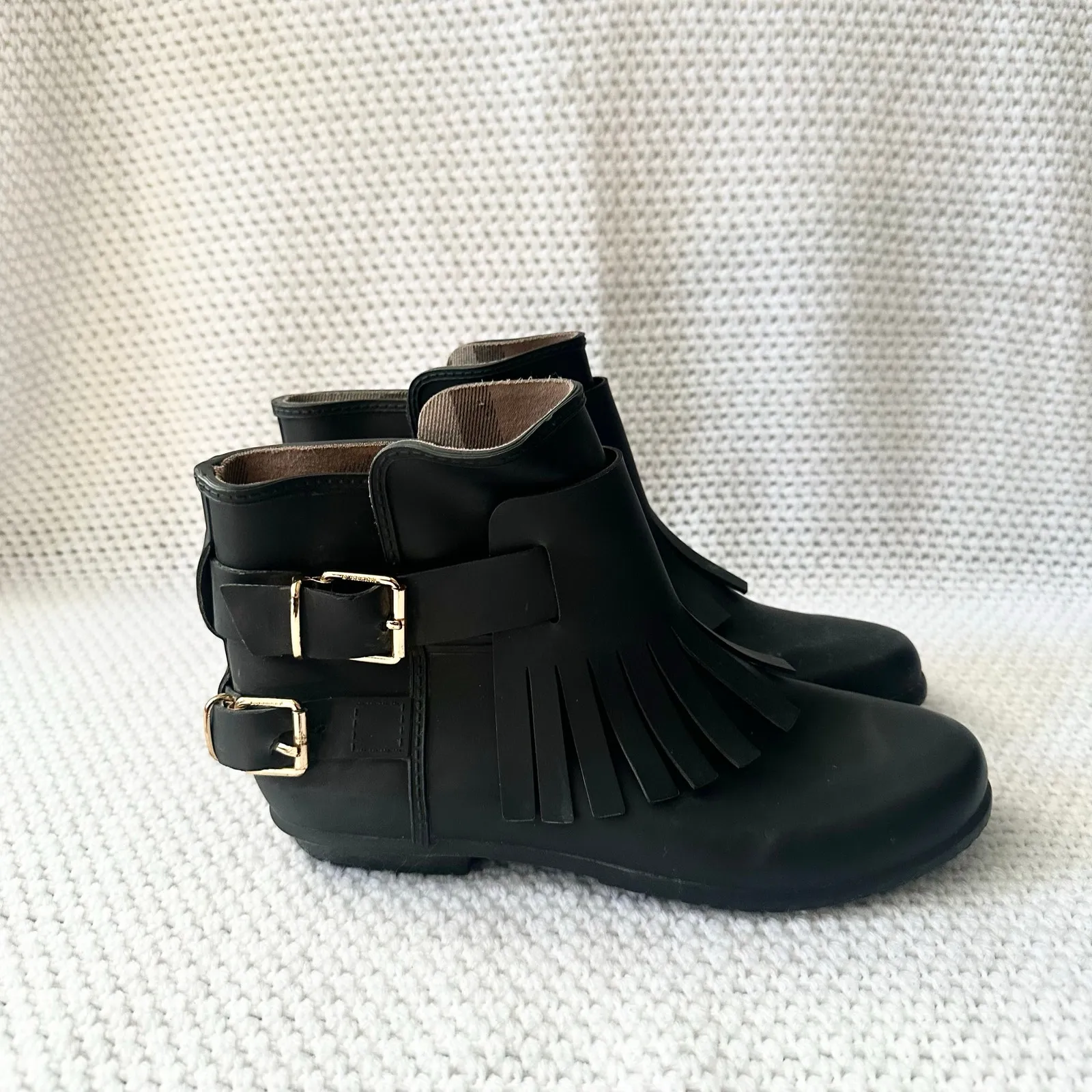 Burberry Black Rubber Fringe Trim Double Gold Buckle Slip On Rain Ankle Boots 37 - Image 3