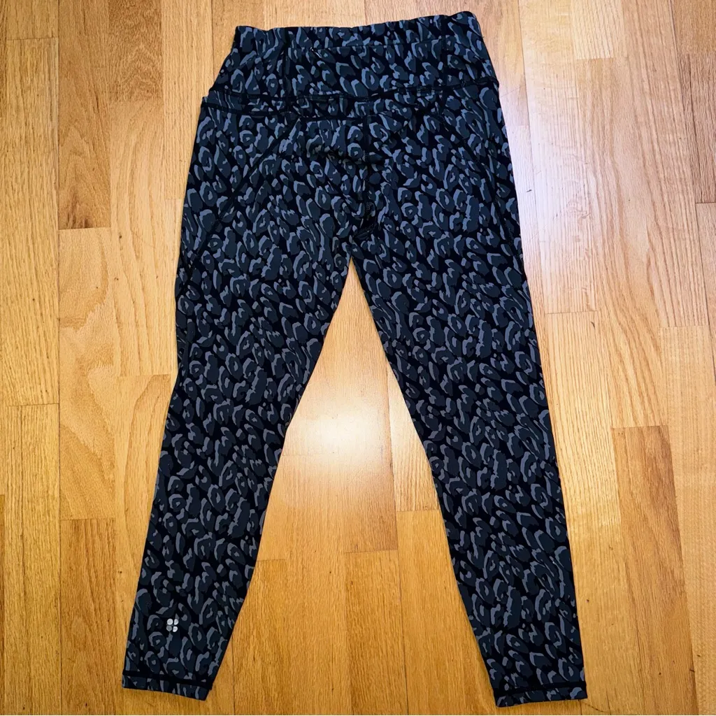 Sweaty Betty Power 7/8 Workout Leggings 24” Leopard Print Black Gray S GUC - Image 2