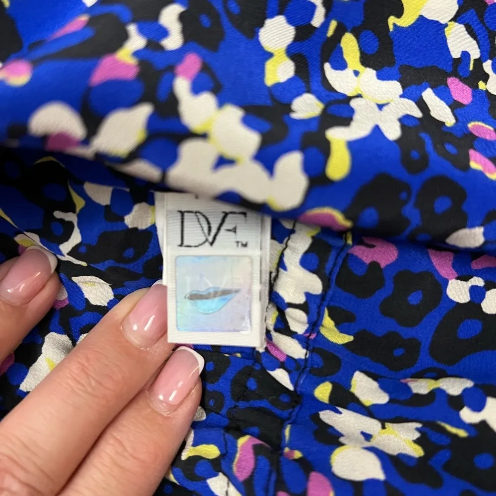 Diane Von Furstenberg Abstrat Foral 100% Silk Dress - Size 4 - Image 10