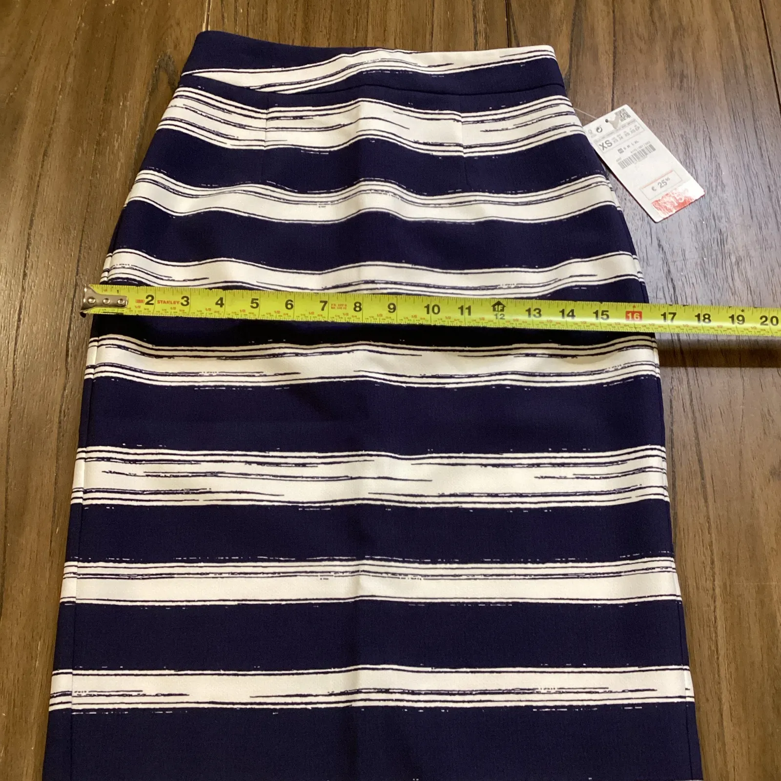 Zara Navy and White stripe fitted straight pencil knee length Mini skirt XS NWT - Image 3